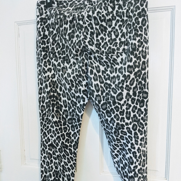 Leopard-print jeans - Picture 3 of 5
